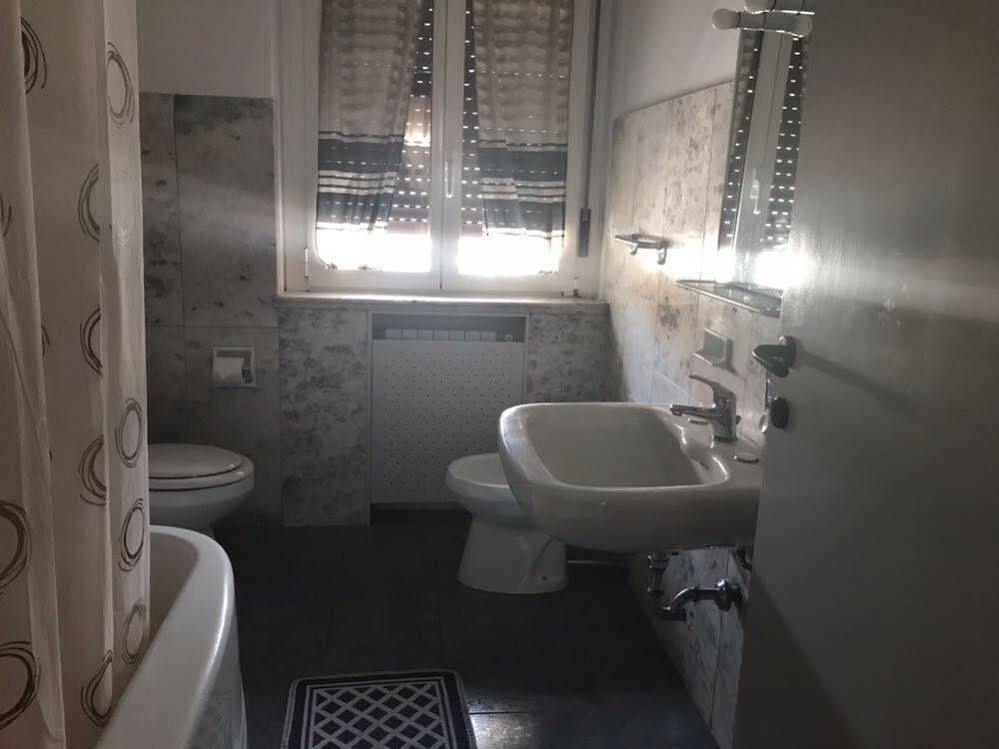 Bovisa House B&B Private Rooms Милан Экстерьер фото